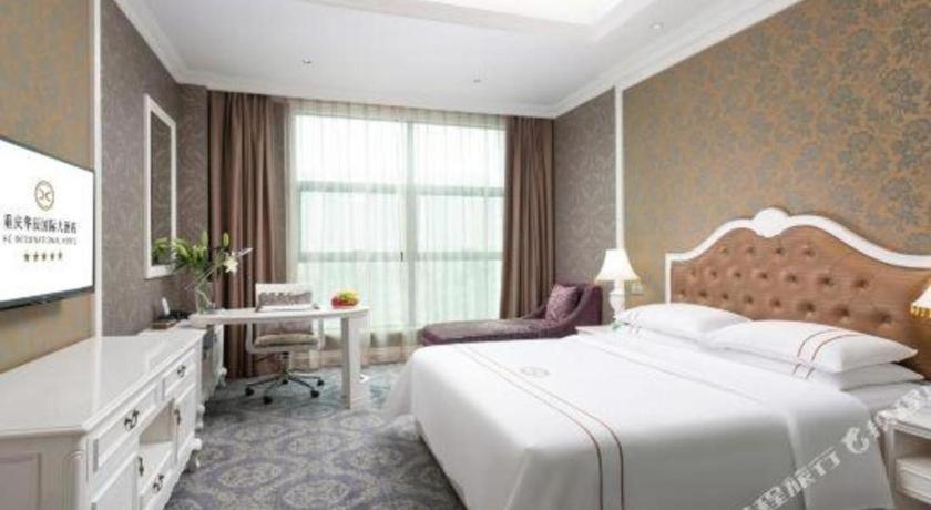 Chongqing Huachen International Hotel Exterior photo